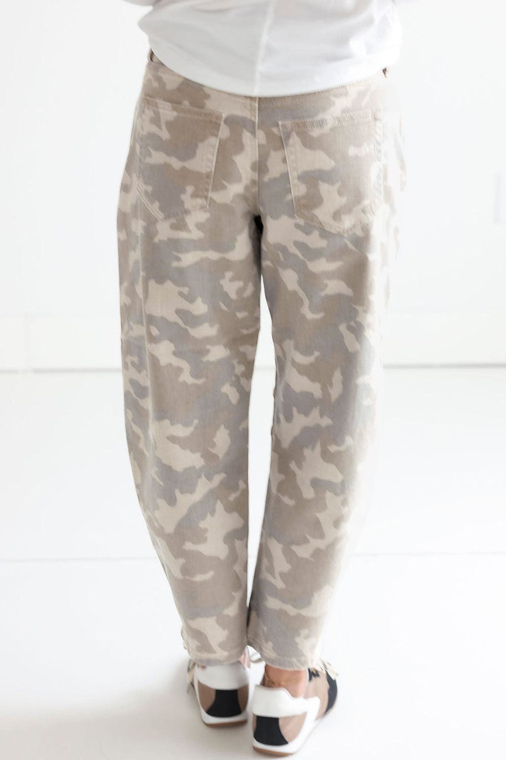 Khaki Camouflage Pattern Pocket Rivet Detail Ankle-Length Harem Fit Jeans
